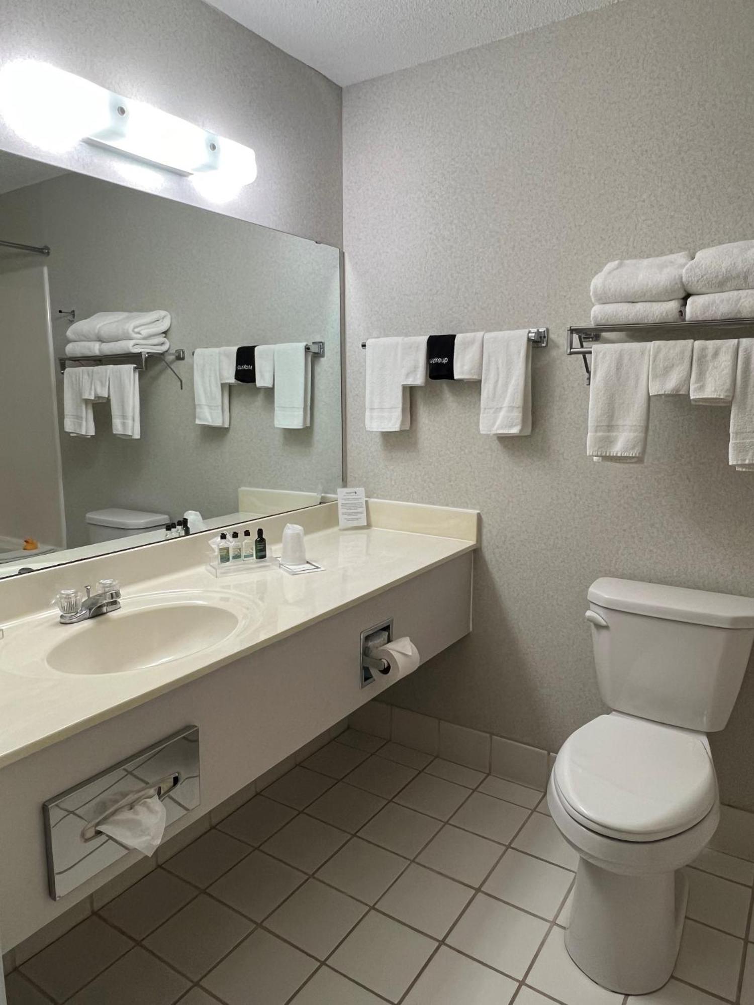 Country Inn Уолкер Экстерьер фото