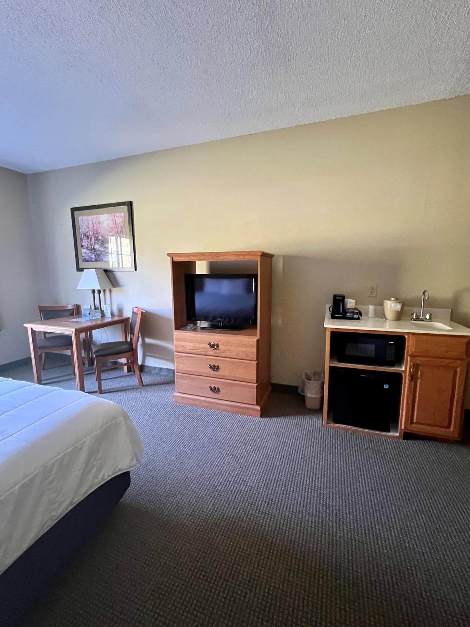 Country Inn Уолкер Экстерьер фото