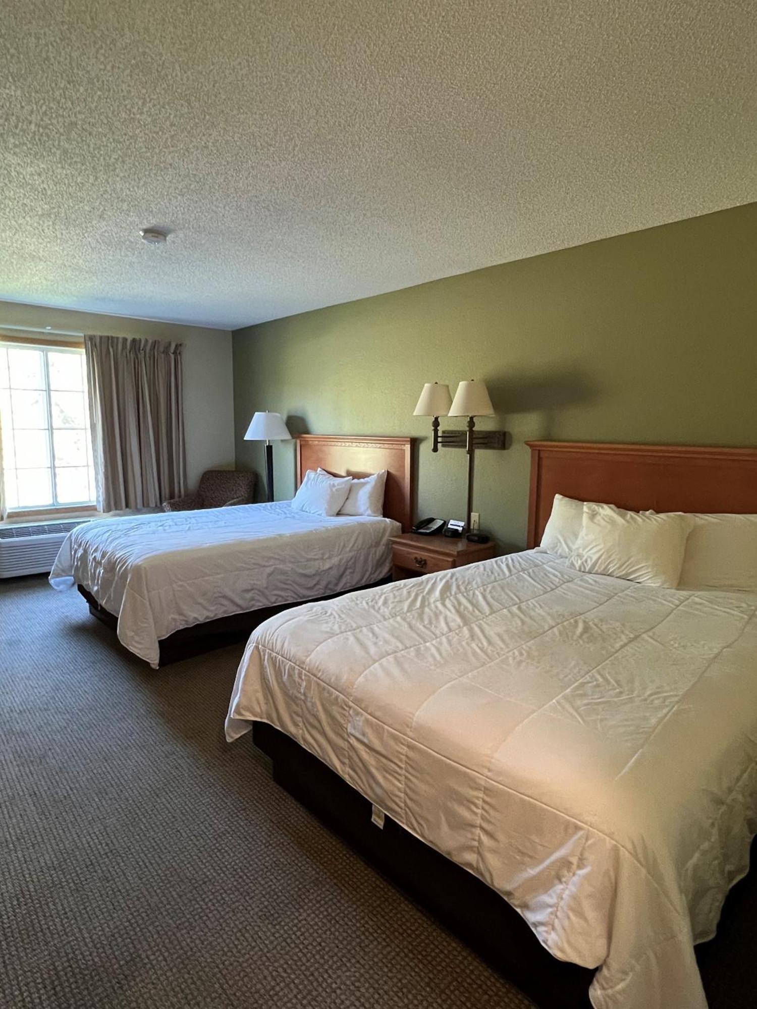 Country Inn Уолкер Экстерьер фото