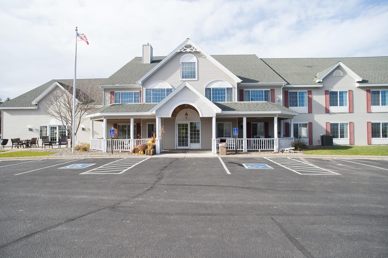 Country Inn Уолкер Экстерьер фото