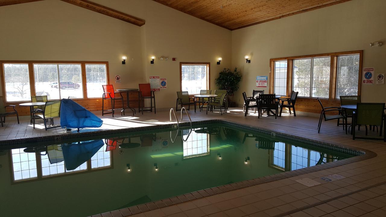Country Inn Уолкер Экстерьер фото