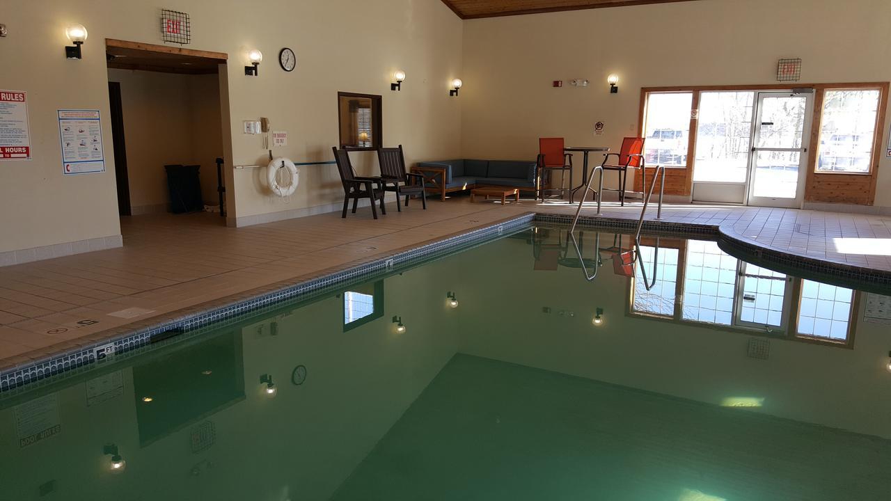 Country Inn Уолкер Экстерьер фото